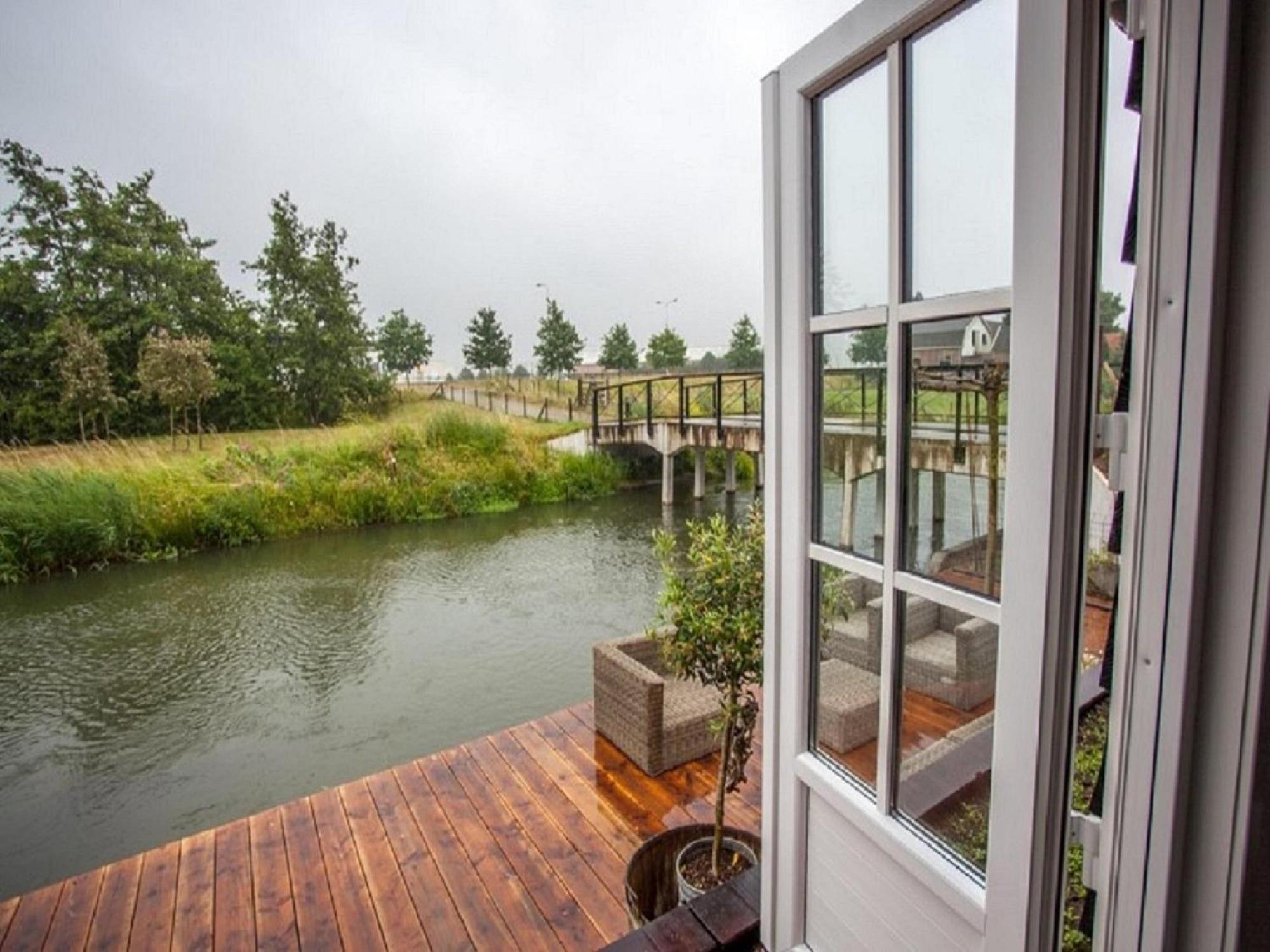 Gorgeous Riverside Chalet In Cothen Exterior foto