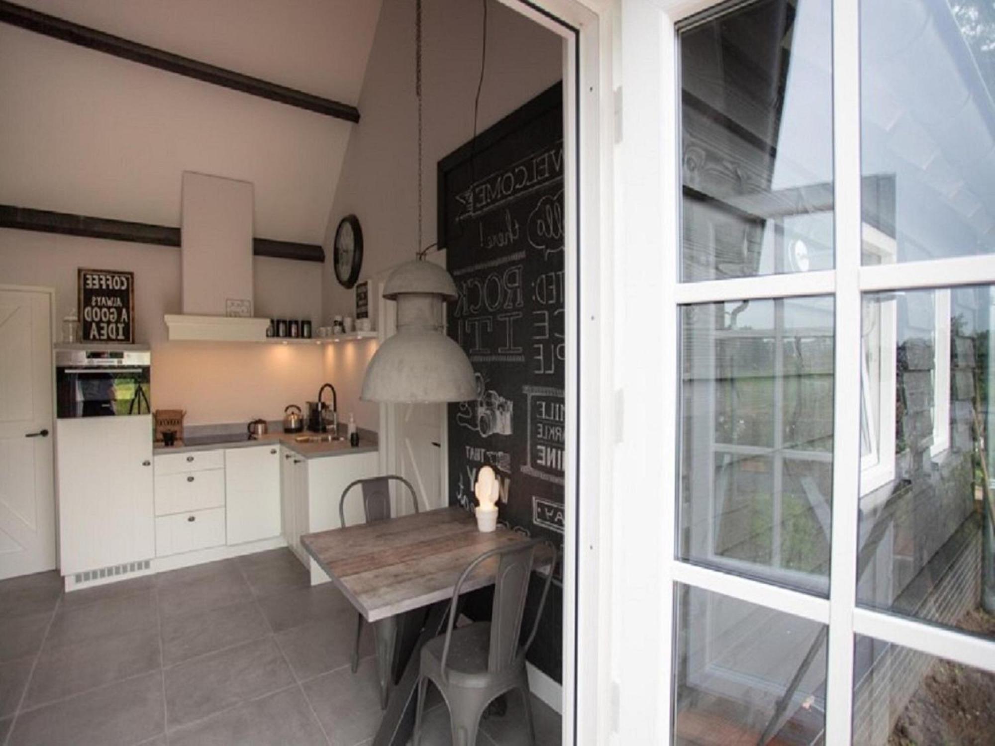 Gorgeous Riverside Chalet In Cothen Exterior foto