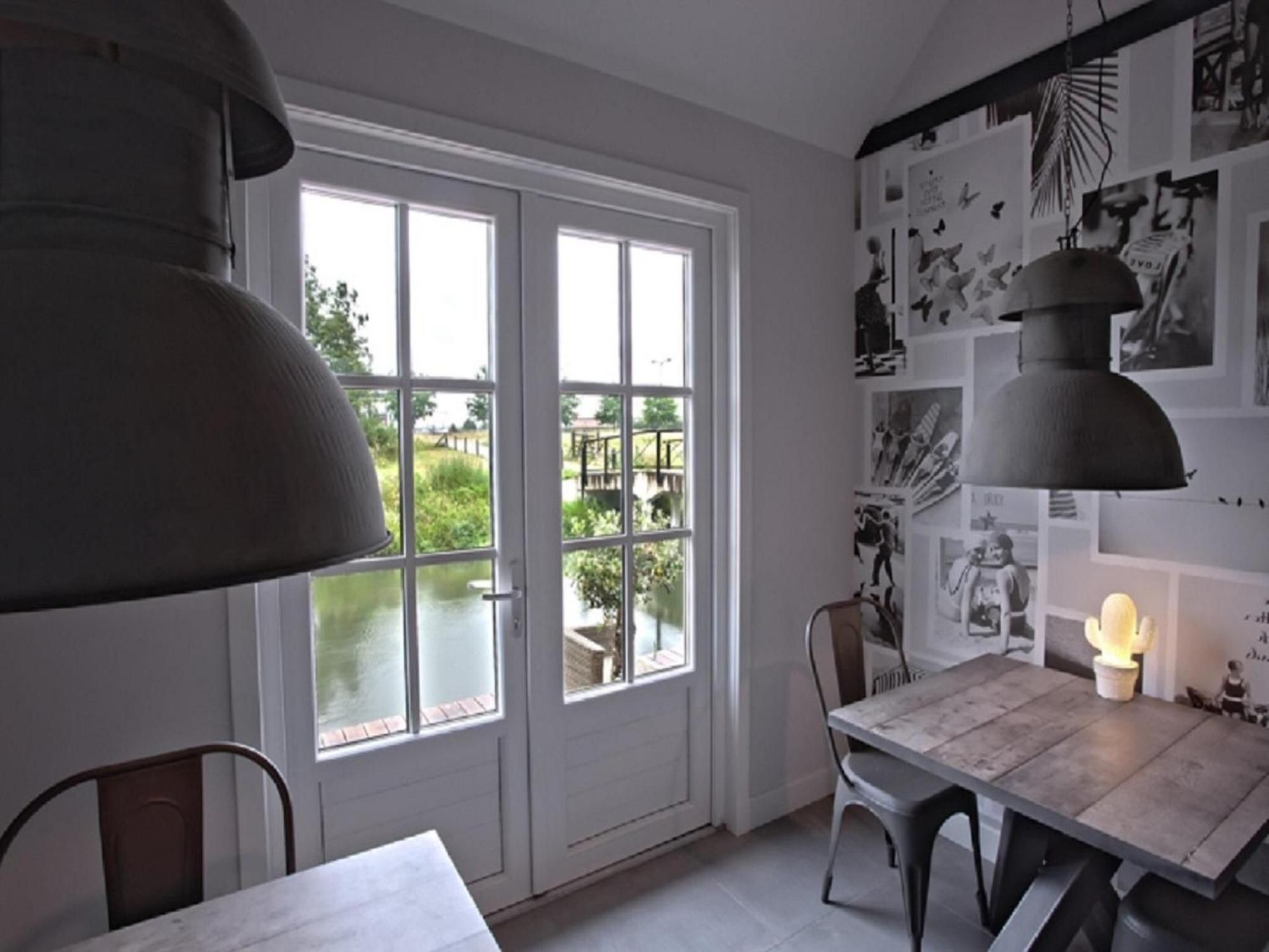 Gorgeous Riverside Chalet In Cothen Exterior foto